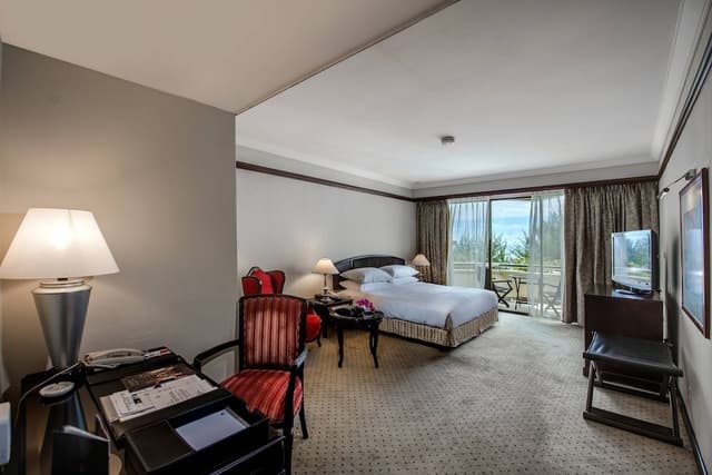 Presidential Suite, 1 Bedroom, Balcony (Crown Ocean Suite)