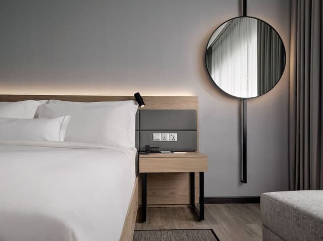Deluxe Room, 1 King Bed with Sofa bed