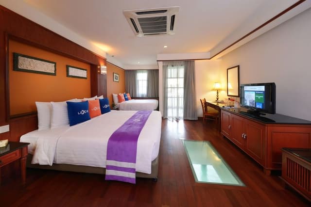Premier Water Chalet