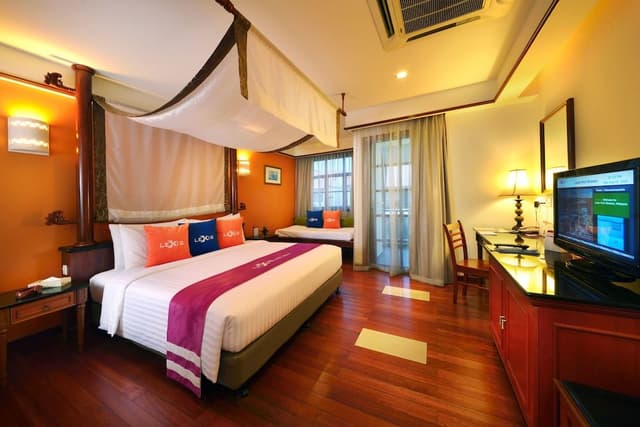 Executive Water Chalet