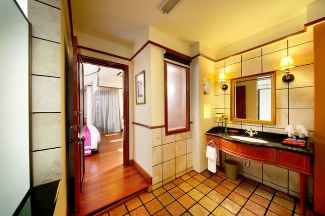 Executive Water Chalet