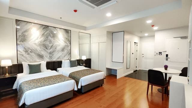 Grand Premier Room