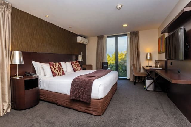 Deluxe Room With Lake View