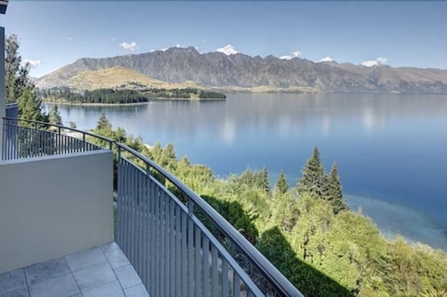 Studio Apartment with Lake View