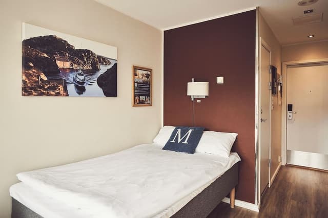 Single Room (Compact)