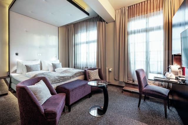 Deluxe Room, 1 Queen Bed