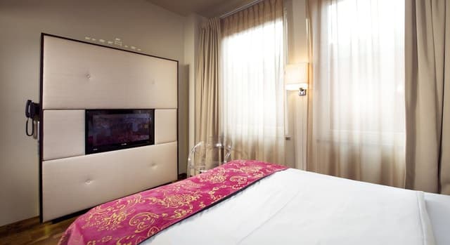 Single Room (Compact)