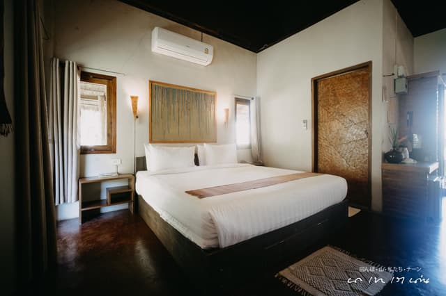 Deluxe Double Bed