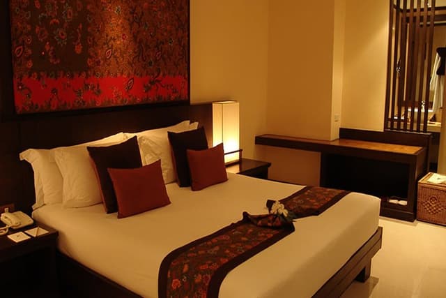 Deluxe Room, Jetted Tub
