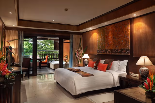 Deluxe Room, Jetted Tub