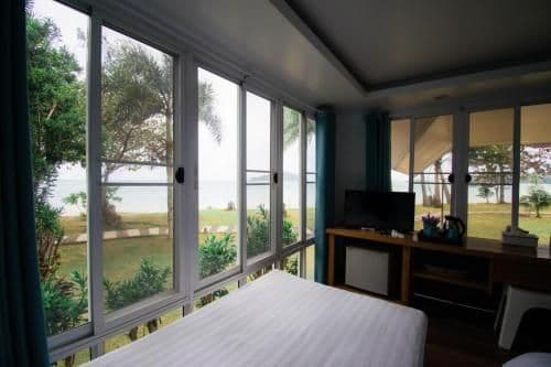 Comfort Beachfront Bungalow
