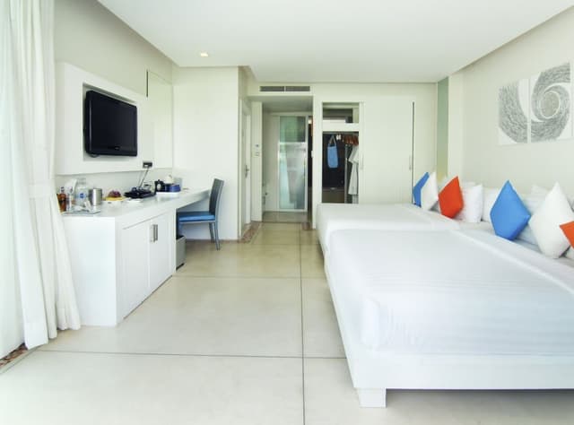 Ocean Pool Villa