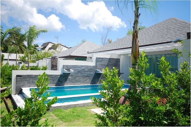 Ocean Pool Villa