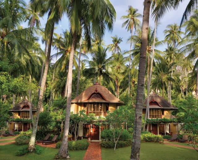 Deluxe Pavilion