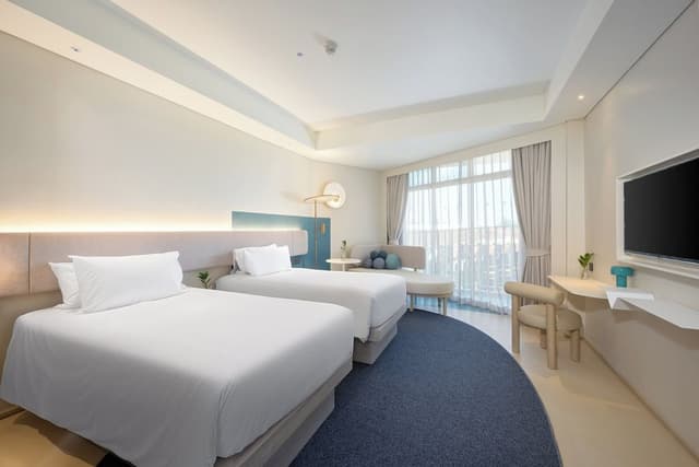 Superior Twin Room, City View