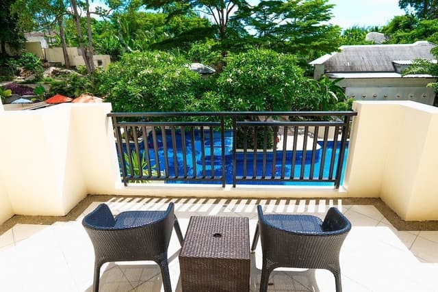 Grand Deluxe Pool View