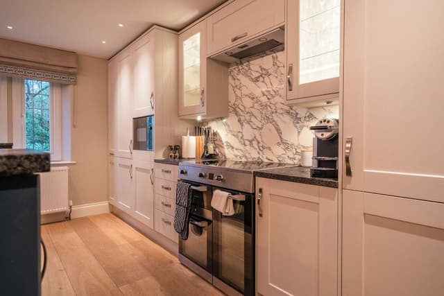 Grand 4 Bed Cottage, 3 double bedrooms and 1 twin bedroom