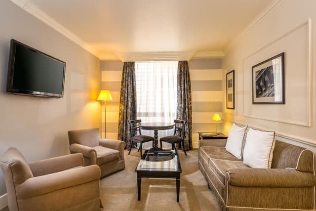 Suite Two Double Beds King