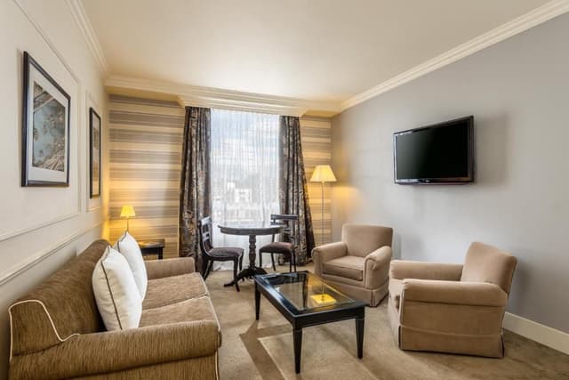 Suite Two Double Beds King