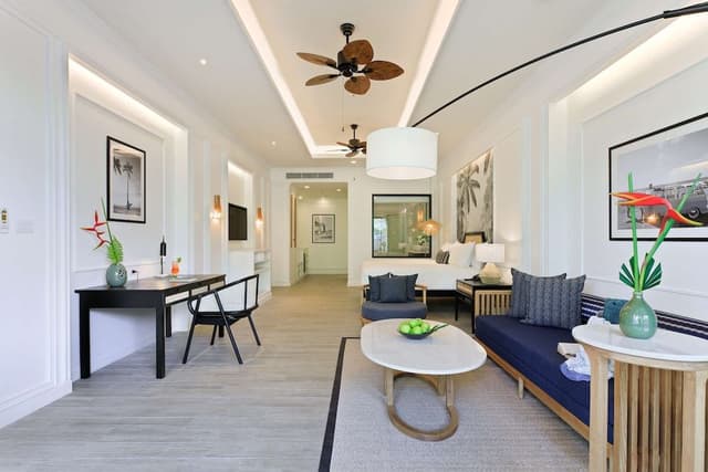 Club Room, 1 King Bed, Terrace (Garden)