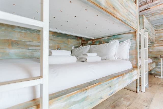 Private Dorm - The Ultimate Party Room
