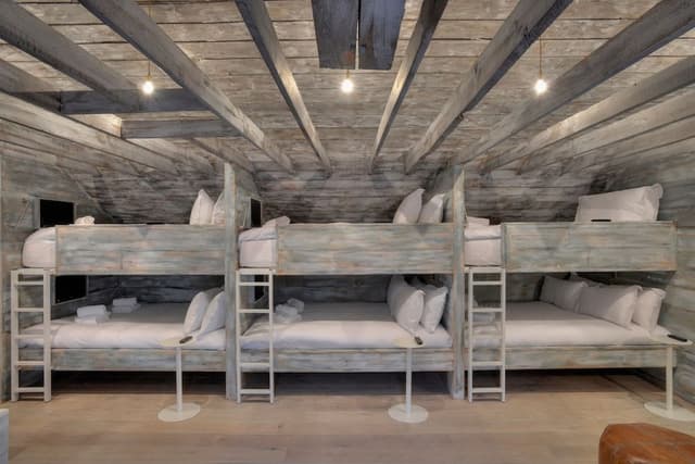 Private Dorm - The Ultimate Party Room