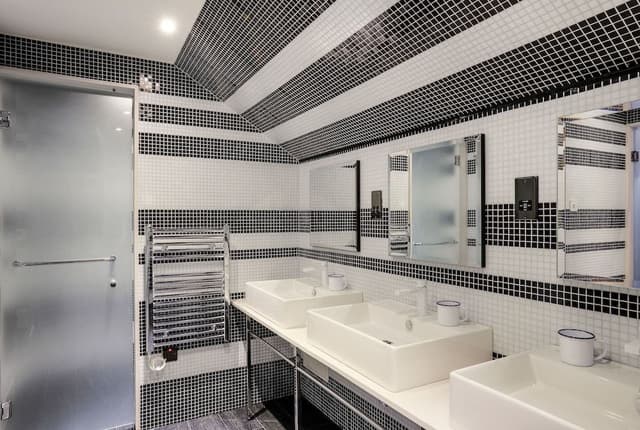 Private Dorm - The Ultimate Party Room