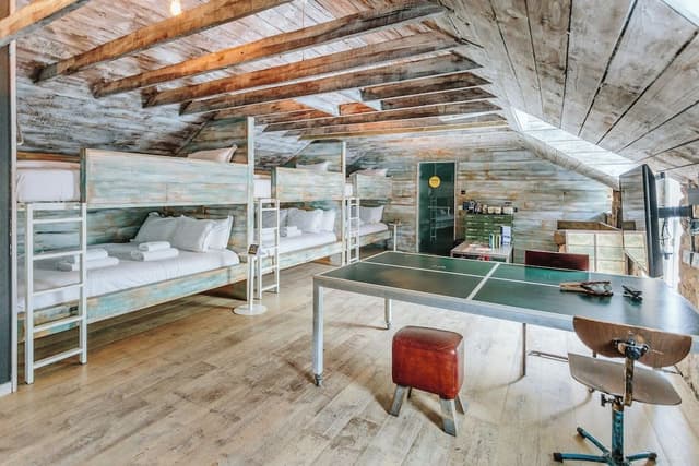 Private Dorm - The Ultimate Party Room