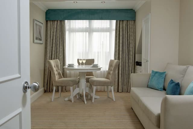 Suite, 1 King Bed, Non Smoking
