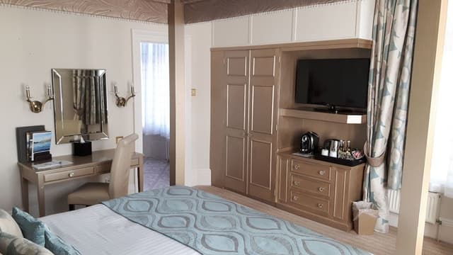 Deluxe Suite, 1 King Bed, Non Smoking (View)