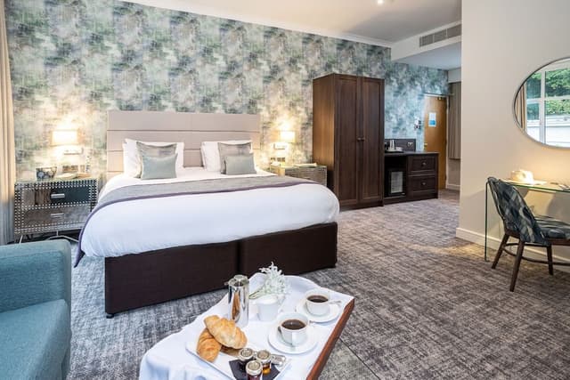 Junior Suite, 1 King Bed with Sofa bed, Non Smoking (with Sofabed)