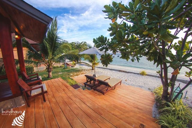 Honeymoon Beach Front Bungalow