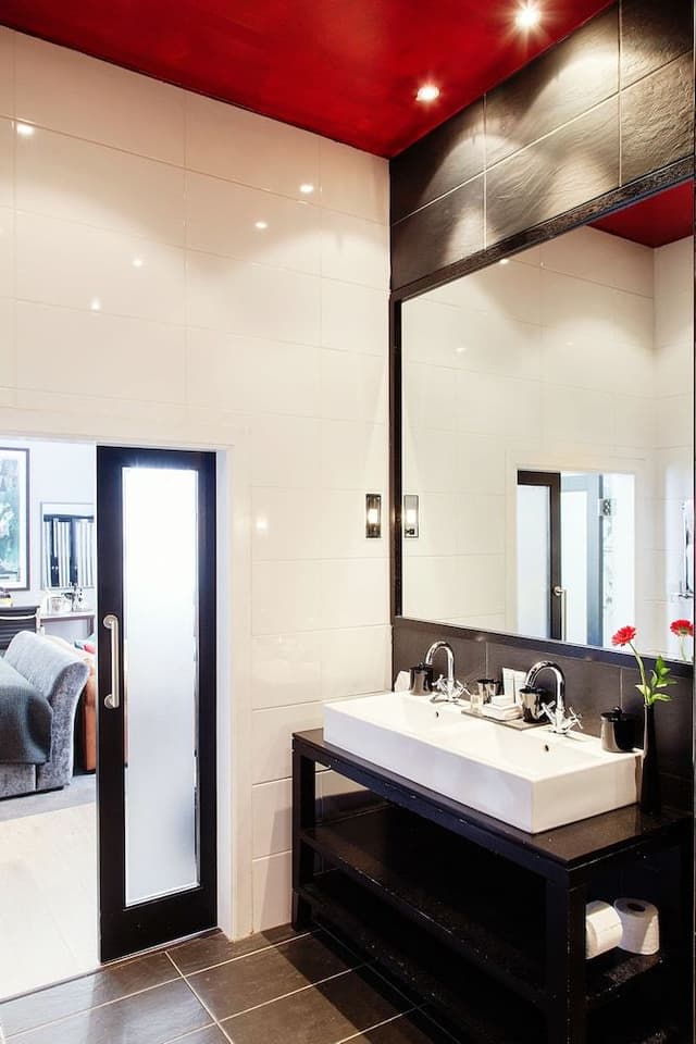 Signature Suite