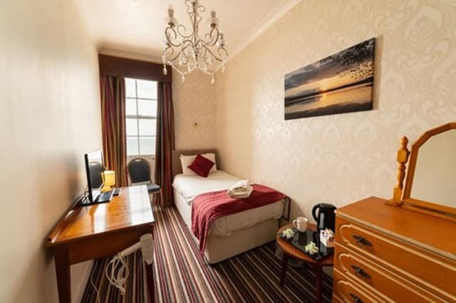 Single Room, Sea View