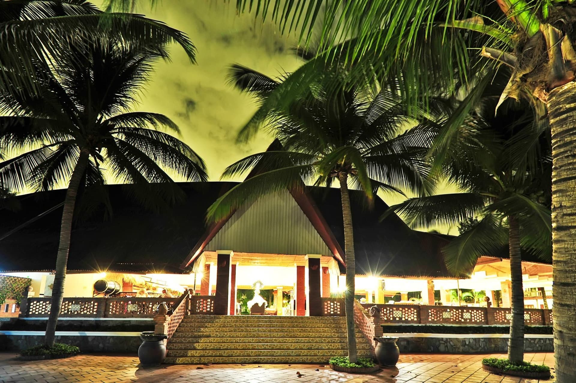 Four Oceans Beach Resort (Bon Bien Mui Ne) Four Oceans Beach Resort (Bon Bien Mui Ne)