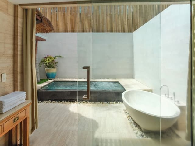 Exclusive Cottage, Hot Tub, Partial Ocean View