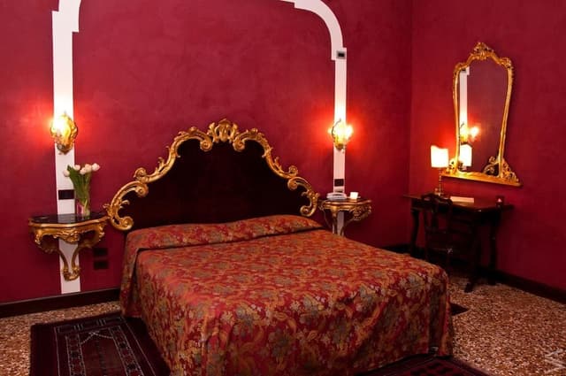Grand Double Room, Canal View