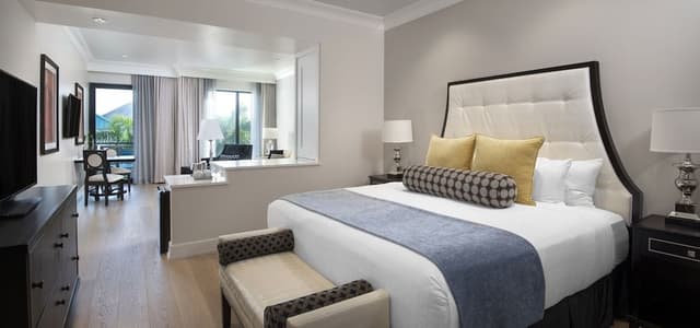 Club King Suite