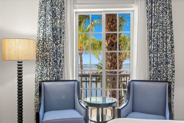 Ocean Front 1BR Suite with Direct Beach Access