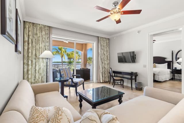 Ocean Front 1BR Suite with Direct Beach Access