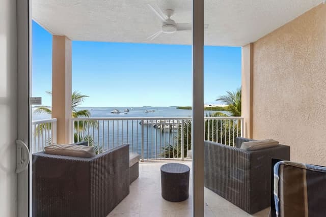 Ocean Front 3BR Presidential Suite