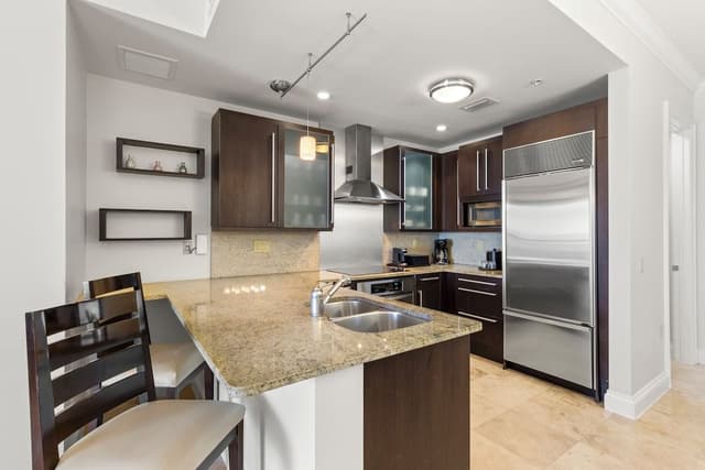 Ocean Front 1BR Suite with Direct Beach Access