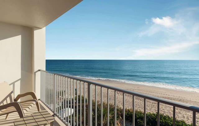 Room, 1 King Bed, Accessible, Oceanfront (ADA Tub)