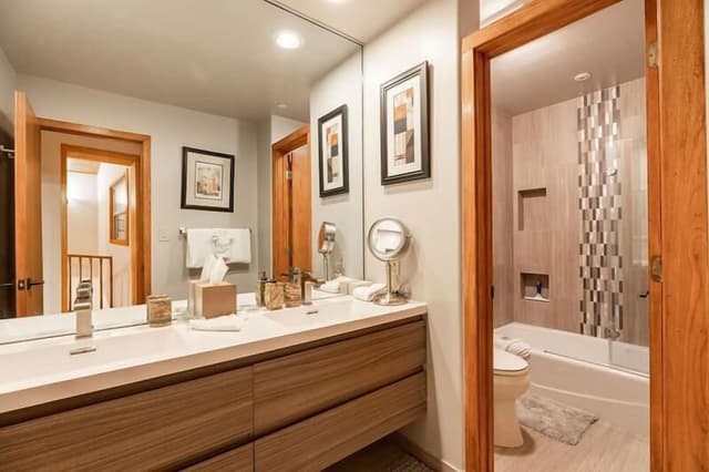 Condo, 2 Bedrooms