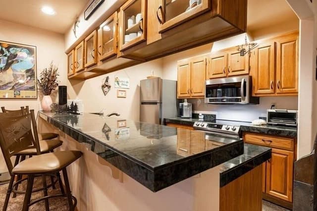 Condo, 2 Bedrooms
