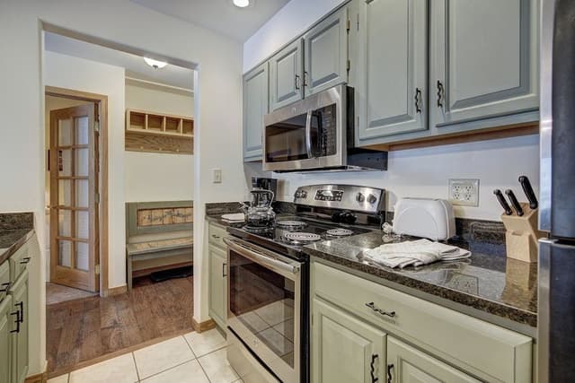 Condo, 2 Bedrooms