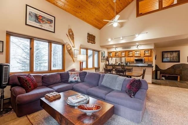 Condo, 2 Bedrooms