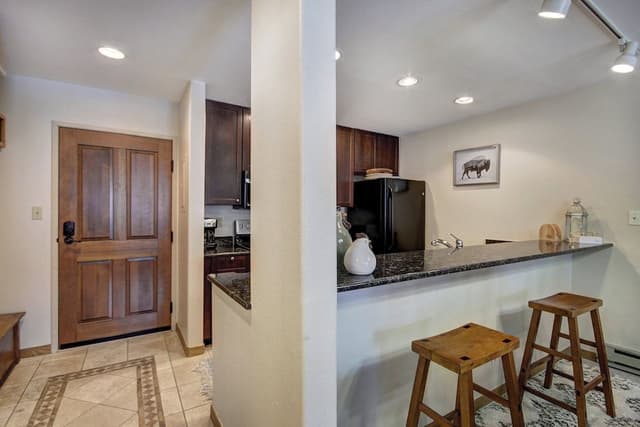 Condo, 2 Bedrooms