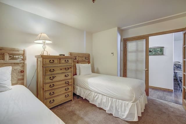 Condo, 2 Bedrooms