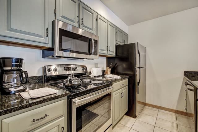 Condo, 2 Bedrooms